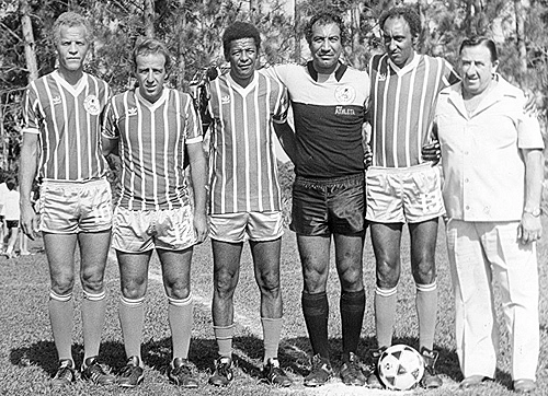 Da esquerda para a direita: Ademir da Guia, Biquinha, Paulo Borges, Tobias, Zé Roberto e o pai de Biquinha
