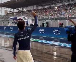 O argentino Franco Colapinto saúda seus compatriotas. Foto: Reprodução/Williams Racing