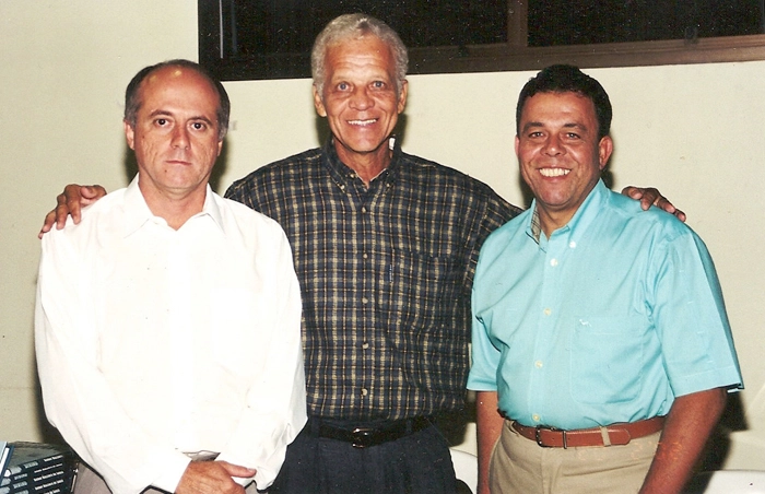 Oswaldo Riberto Júnior (filho de Riberto, ex-lateral esquerdo do São Paulo e Ypiranga), Ademir da Guia e um amigo. Foto enviada por Oswaldo Riberto Júnior