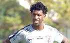 Gil celebra vitória do Corinthians e reconhece impedimento em gol anulado