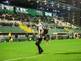 Com o resultado, o Atlético foi aos 19 pontos, ultrapassou o Internacional e sobiu para o quarto lugar