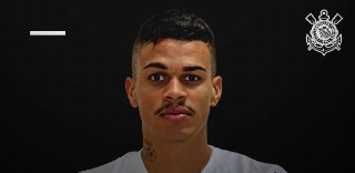 Corinthians anuncia contratação do volante Richard, ex-Fluminense