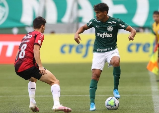 Verdão é o segundo colocado com 32 pontos, enquanto o Furacão é o nono. Foto: Cesar Greco