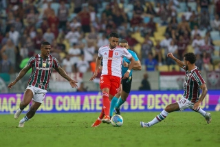Tudo igual no confronto disputado pelo primeiro turno. Foto: Ricardo Duarte
