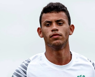 Meio-campista do Sporting pode ser convocado também pela seleção de Portugal. Foto: Facebook/Reprodução