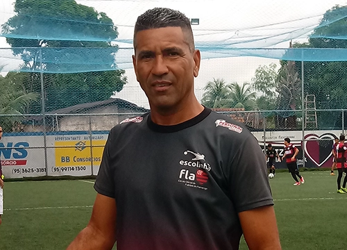 Edinho - Ex-lateral-direito do Atlético-PR, XV de Jaú e Coritiba