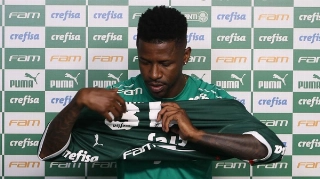 Jogador foi apresentado na segunda-feira (15) e afirmou estar muito perto do físico ideal. Foto: Cesar Greco/Ag Palmeiras/Divulgação/Via UOL