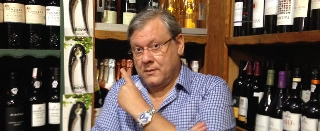 Milton Neves apresenta as iguarias do restaurante de Ara&ccedil;ariguama