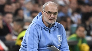 O argentino Marcelo Bielsa é o treinador do selecionado uruguaio. Foto: Reprodução/X