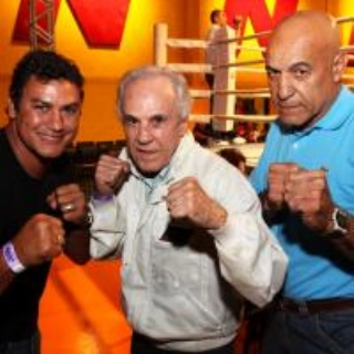 Boxe profissional brasileiro, estreia de Esquiva Falcão