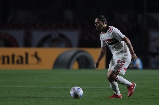 Plantel tricolor chegou a oito estrangeiros; CBF só permite que cinco sejam relacionados por partida. Foto: Rubens Chiri/saopaulofc.net