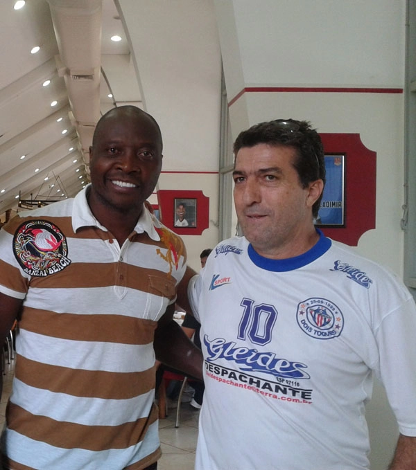 Rincon (ex-Corinthians e Seleção Colômbiana) e Carlos Alberto Spina, em maio de 2014. Foto enviada por Vinicius Spina