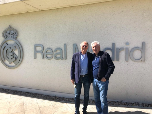 Na sede do Real Madrid, em setembro de 2022, Falcão e Ancelotti, ocasião em que o brasileiro fez intercâmbio profissional com o treinador italiano no clube espanhol. Foto: Divulgação