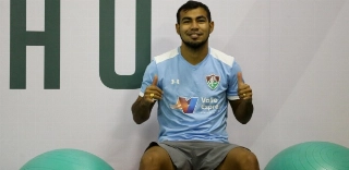 Sornoza em treino do Fluminense; meia está perto de trocar o clube pelo Corinthians