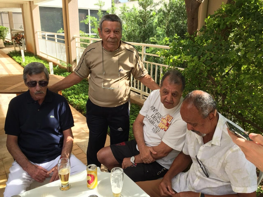 Encontro de veteranos do Corinthians, em maio de 2018, Luiz Carlos Gálter, Nelson Jacaré (em pé), Tião e Maciel.