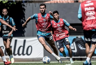 Leo Baptistão está relacionado para o jogo deste sábado. Foto: Divulgação/Santos F.C