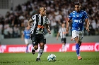 Atlético-MG vence, mas Cruzeiro vai à semi em clássico com VAR e confusão