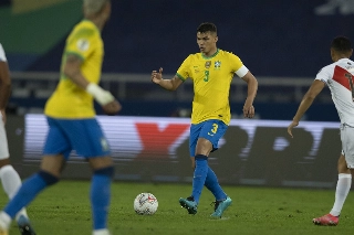 Brasileiro que atuam na Inglaterra ficarão sem atuar por cinco dias após sanção da Fifa aos clubes da Premier League. Foto: Lucas Figueiredo/CBF