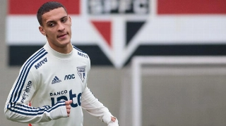 Antony vira gente grande no São Paulo e luta contra 'sina dos renovados'