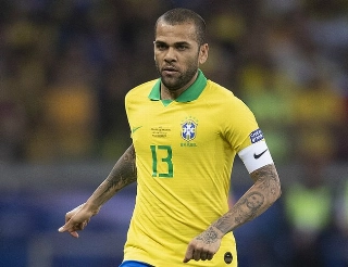 Lateral de 38 anos negocia sua rescisão com o São Paulo. Foto: Lucas Figueiredo/CBF