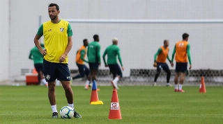 Nenê durante treinamento do Fluminense. Foto: LUCAS MERÇON/FLUMINENSE F.C/Via UOL