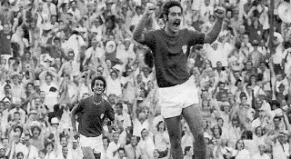 O "Reizinho do Parque" foi cedido pelo Corinthians e fez um lindo gol pela Portuguesa. Atr&aacute;s, Cardoso. Foto: Reprodu&ccedil;&atilde;o