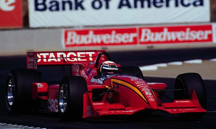 No circuito norte-americano de Laguna Seca, na Calif&oacute;rnia, em 1996, seu ano de estreia na CART, com o carro da Chip Ganassi Foto: Divulga&ccedil;&atilde;o