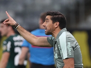 Em dois jogos a frente do Verdão, Abel perdeu duas vezes para o Galo. Foto: Cesar Greco