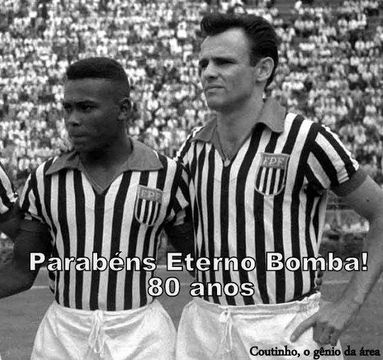 Coutinho e Pepe com a camisa da seleção paulista de futebol