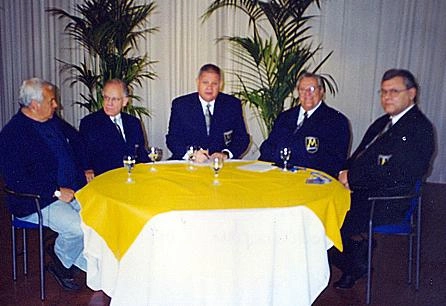 Mesa Redonda da TV Manchete em Lésigny, em 1998. Oldemário Touguinhó, o narrador Édson Mauro, Paulo Stein, Washington Rodrigues(O apolinho) e Milton Neves