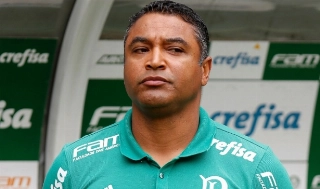 Palmeiras abre 2 a 0 mas empata com o lanterna.