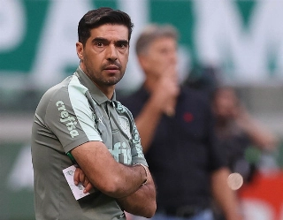 Técnico português tem três derrotas e um empate diante do Mengão. Foto: Cesar Greco