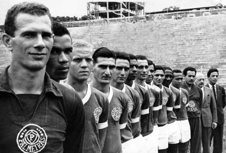 Da esquerda para a direita: Picasso, Servílio, Ademir da Guia, Julinho Botelho, Valdemar Carabina, Djalma Dias, Vicente, Vavá, Gilvo, Djalma Santos, Zequinha, Sílvio Pirilo, Ferrucio Sandoli (ex-presidente do clube) e Arnaldo Tirona (ex-dirigente do alviverde)
