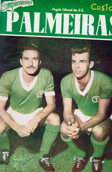 Ao lado de Valdemar Carabina (de bigodinho), Romeiro é capa da Revista oficial do Palmeiras.Foto crédito: 