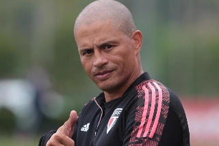 Treinador da equipe sub-20 do São Paulo destacou a felicidade com a nova carreira. Foto: Rubens Chiri/saopaulofc.net