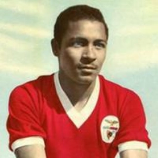 Um monstro da camisa 10