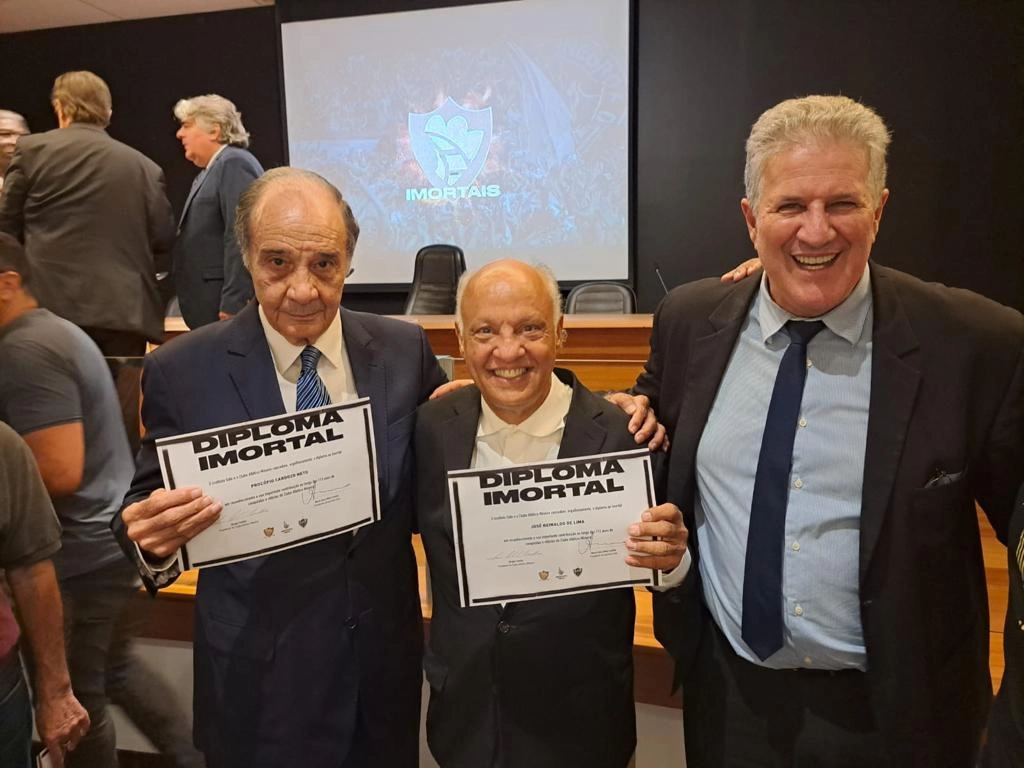 Procópio, Reinaldo e João Leite, homenageados pelo Clube Atlético Mineiro em 2022.