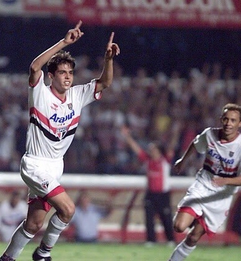 Kak&aacute; marcou os dois gols da final do Torneio Rio-S&atilde;o Paulo na vit&oacute;ria por 2 a 1 diante do Botafogo-RJ. &Agrave; direita, Fran&ccedil;a. Foto: arquivo pessoal de Fran&ccedil;a