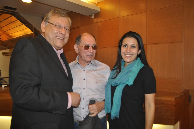 Milton Neves, José Silvério e Sheila Magalhães, em 30 de maio de 2014, no restaurante Bassi, durante confraternização da Rádio Bandeirantes. Foto: Marcos Júnior/Portal TT