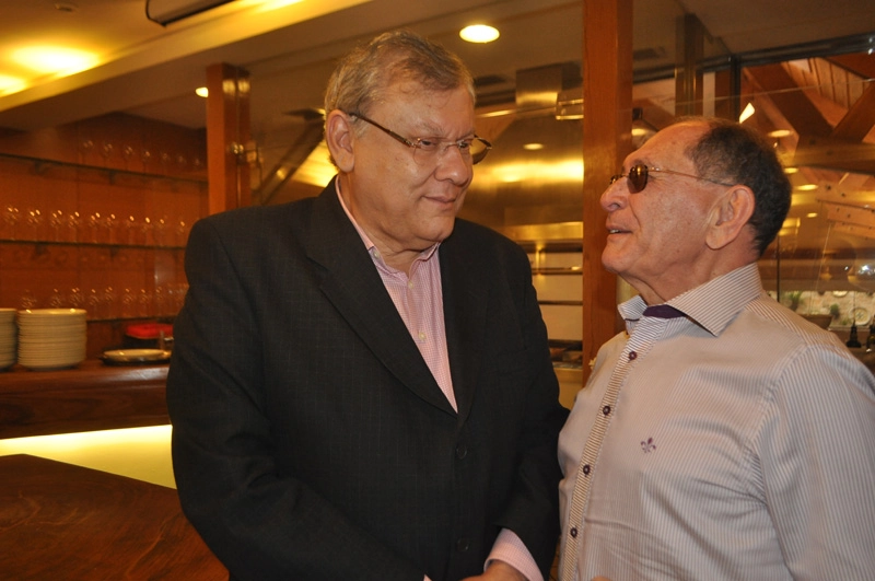 Milton Neves e José Silvério em 30 de maio de 2014, no restaurante Bassi, durante confraternização da Rádio Bandeirantes. Foto: Marcos Júnior/Portal TT