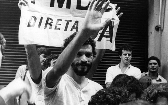 Sócrates fez campanha pelo voto direto para Presidente da República em 1984. Mas foi vencido pelos conservadores deputados. Foto iG