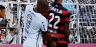 Vitória busca virada e rebaixa a Ponte; torcida invade e jogo é encerrado