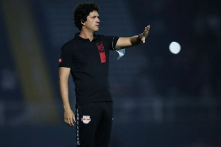 Mauricio Barbieri comanda a equipe de Bragança. Foto: Ari Ferreira/Red Bull Bragantino