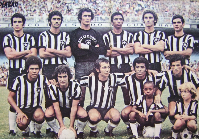 Em p&eacute;: Mauro Cruz, Nei Concei&ccedil;&atilde;o, Wendell, Djalma Dias, Osmar e Valtencir. Agachados: Zequinha, Carlos Roberto, Roberto Miranda Jairzinho e Careca. Foto enviada por Walter Roberto Peres e publicada na Revista Placar