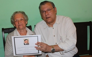 Dona Emília Benetti Montanari lecionou para a turma de Milton no 4º ano do Primário