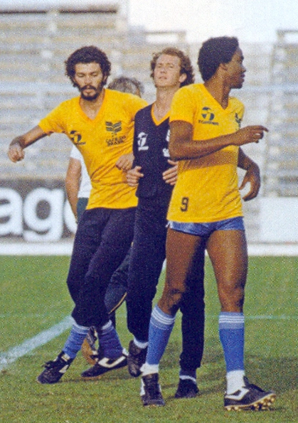 Da esquerda para a direita aparecem Sócrates, Falcão e Serginho Chulapa. Foto: Placar