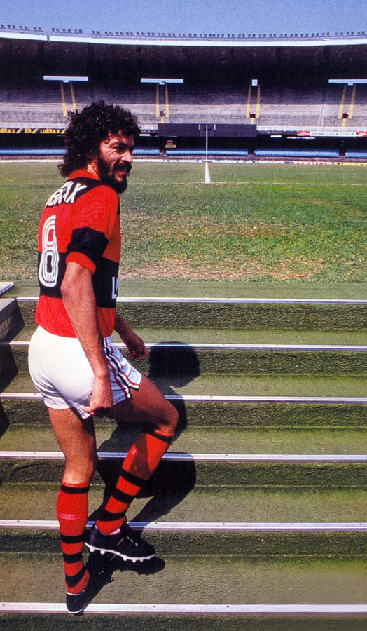 Sócrates jogou menos de uma temporada pelo Flamengo. Foto: Placar