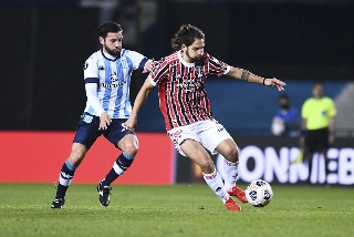 Meia argentino tem contrato de empréstimo com o São Paulo até o fim de 2021. Foto: Staff Images/Conmebol
