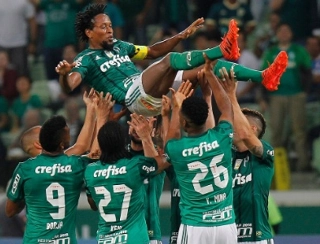 Keno dá show, e Palmeiras bate Botafogo no adeus de Zé Roberto ao Allianz