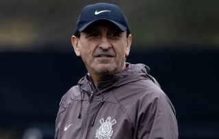 O argentino Ramón Diaz, técnico do Alvinegro. Foto: Rodrigo Coca/Ag. Corinthians